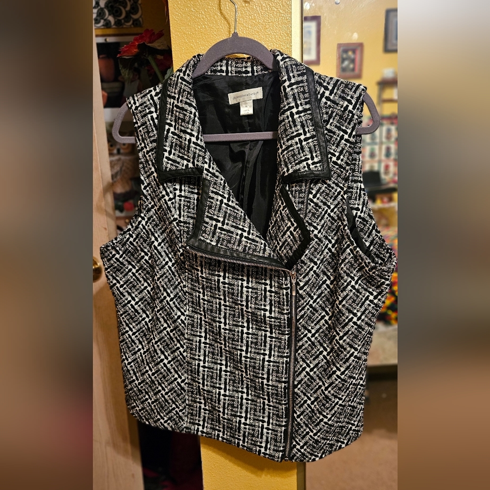 Christopher & Banks Asymmetrical zip-up Vest Size XL